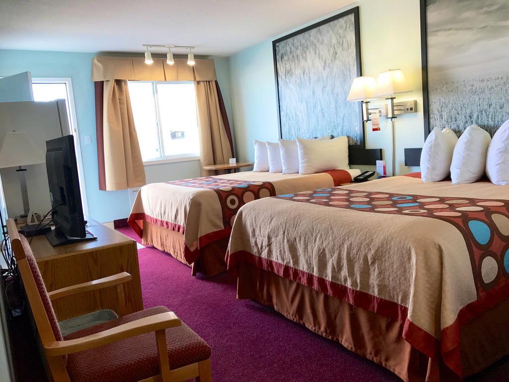 Super 8 By Wyndham Kindersley Ngoại thất bức ảnh