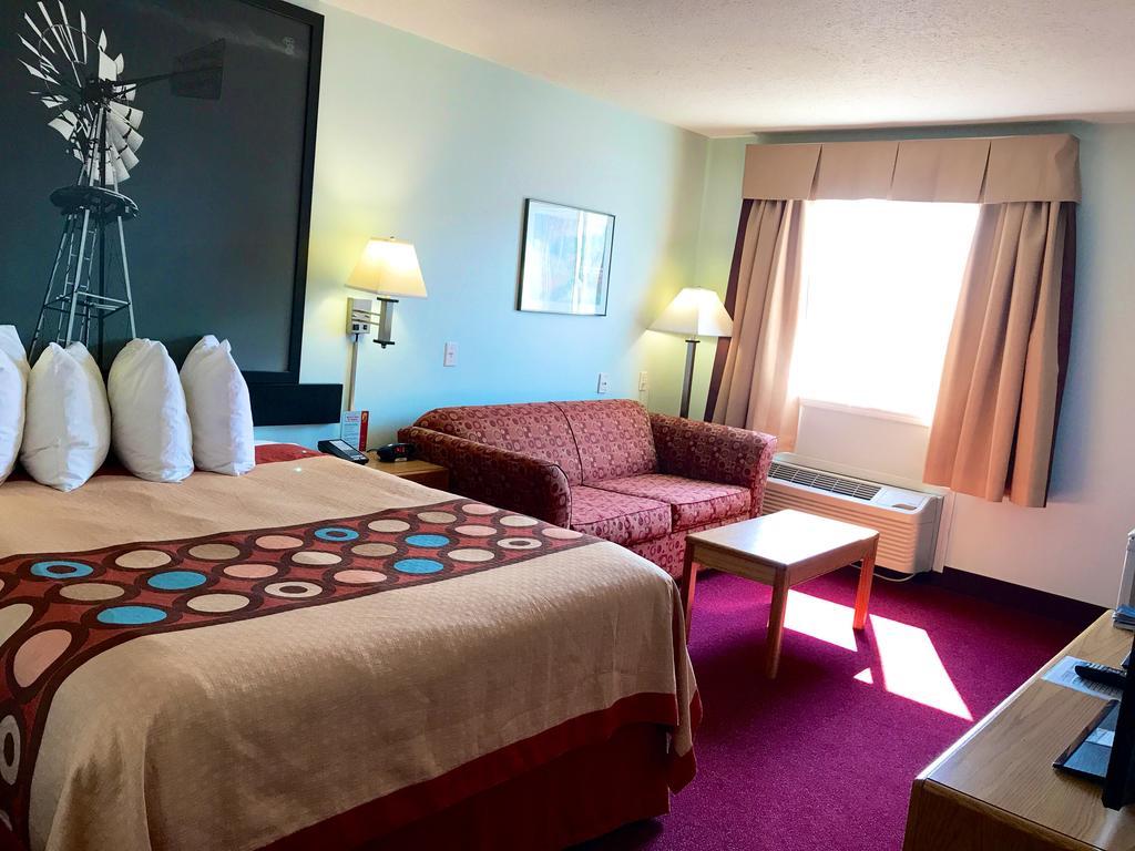 Super 8 By Wyndham Kindersley Ngoại thất bức ảnh