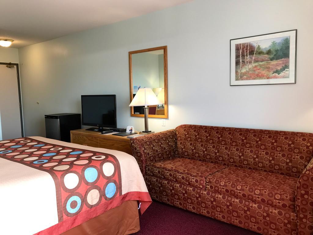 Super 8 By Wyndham Kindersley Ngoại thất bức ảnh