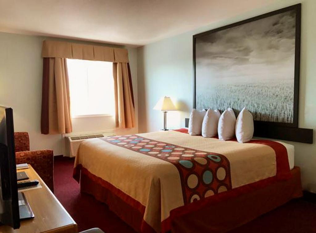 Super 8 By Wyndham Kindersley Ngoại thất bức ảnh